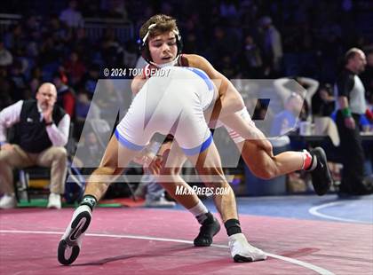 Thumbnail 3 in UIL 5A Championship Finals 106-144lb photogallery.