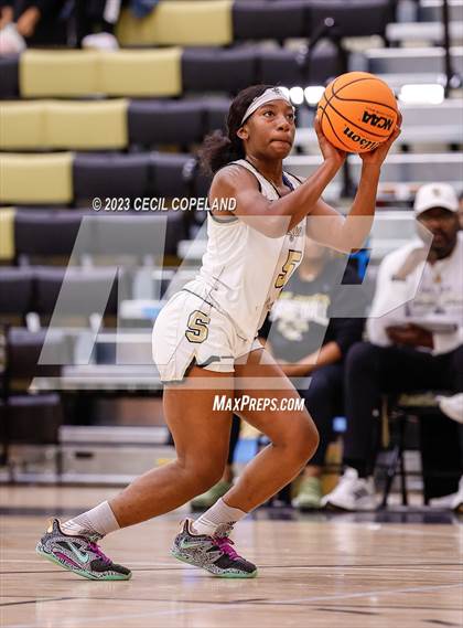 Thumbnail 3 in Sprayberry vs. Hiram (1st Annual Sprayberry Thanksgiving Classic Final) photogallery.