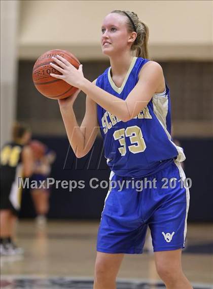 Thumbnail 3 in Monroe County Senior All-Star Game (Section 5) photogallery.