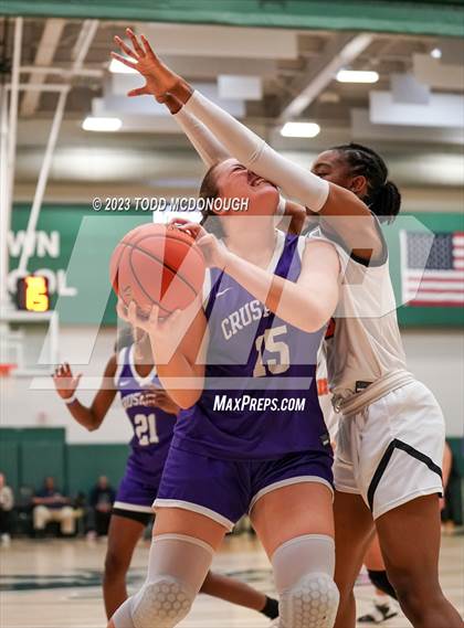 Thumbnail 2 in White Plains vs Monroe-Woodbury (NYSPHSAA Class AA Regionals) photogallery.