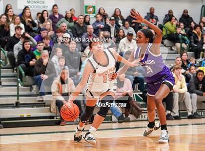 Thumbnail 3 in White Plains vs Monroe-Woodbury (NYSPHSAA Class AA Regionals) photogallery.
