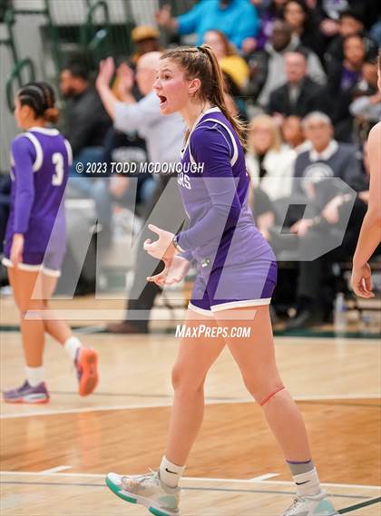Thumbnail 3 in White Plains vs Monroe-Woodbury (NYSPHSAA Class AA Regionals) photogallery.