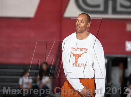 Thumbnail 3 in Horn [Dr. John] vs White [W.T.] (Carrollton-Farmers Branch Basketball Classic) photogallery.