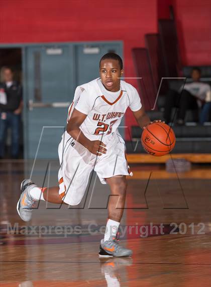 Thumbnail 2 in Horn [Dr. John] vs White [W.T.] (Carrollton-Farmers Branch Basketball Classic) photogallery.