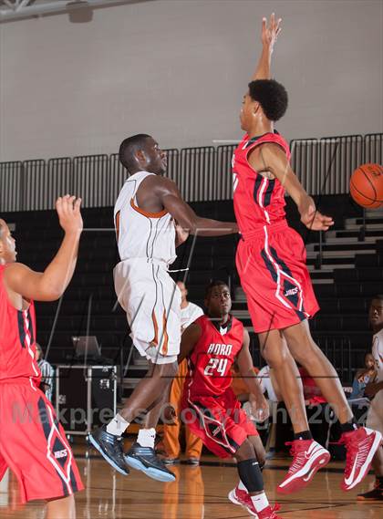 Thumbnail 2 in Horn [Dr. John] vs White [W.T.] (Carrollton-Farmers Branch Basketball Classic) photogallery.