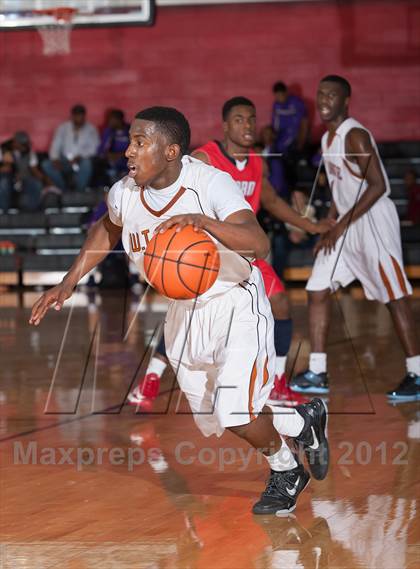 Thumbnail 1 in Horn [Dr. John] vs White [W.T.] (Carrollton-Farmers Branch Basketball Classic) photogallery.