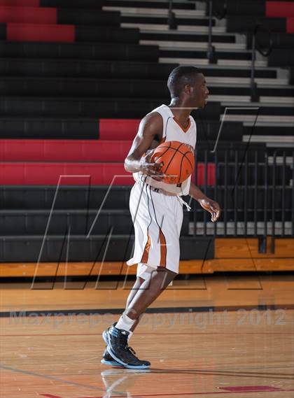 Thumbnail 1 in Horn [Dr. John] vs White [W.T.] (Carrollton-Farmers Branch Basketball Classic) photogallery.