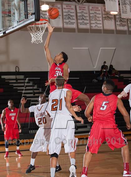 Thumbnail 1 in Horn [Dr. John] vs White [W.T.] (Carrollton-Farmers Branch Basketball Classic) photogallery.