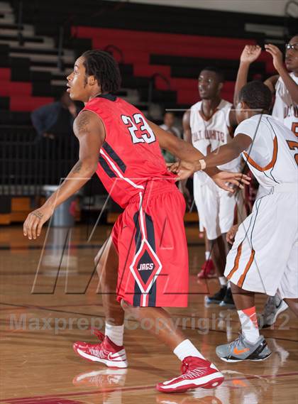Thumbnail 2 in Horn [Dr. John] vs White [W.T.] (Carrollton-Farmers Branch Basketball Classic) photogallery.