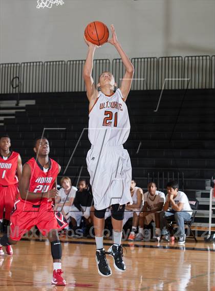 Thumbnail 3 in Horn [Dr. John] vs White [W.T.] (Carrollton-Farmers Branch Basketball Classic) photogallery.