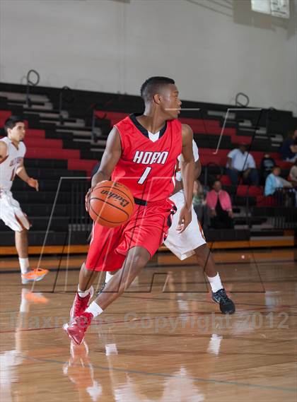Thumbnail 2 in Horn [Dr. John] vs White [W.T.] (Carrollton-Farmers Branch Basketball Classic) photogallery.