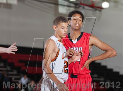 Thumbnail 3 in Horn [Dr. John] vs White [W.T.] (Carrollton-Farmers Branch Basketball Classic) photogallery.