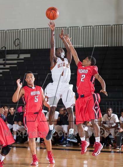 Thumbnail 3 in Horn [Dr. John] vs White [W.T.] (Carrollton-Farmers Branch Basketball Classic) photogallery.