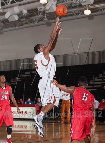 Thumbnail 1 in Horn [Dr. John] vs White [W.T.] (Carrollton-Farmers Branch Basketball Classic) photogallery.