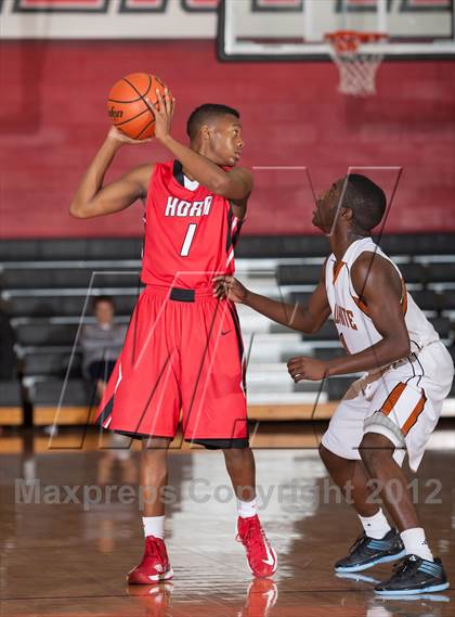 Thumbnail 3 in Horn [Dr. John] vs White [W.T.] (Carrollton-Farmers Branch Basketball Classic) photogallery.