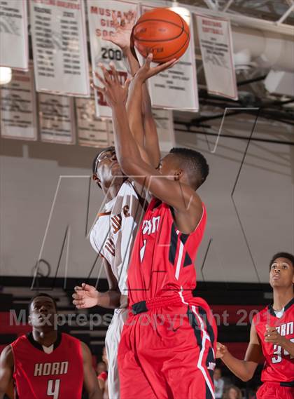 Thumbnail 2 in Horn [Dr. John] vs White [W.T.] (Carrollton-Farmers Branch Basketball Classic) photogallery.