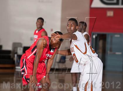 Thumbnail 3 in Horn [Dr. John] vs White [W.T.] (Carrollton-Farmers Branch Basketball Classic) photogallery.