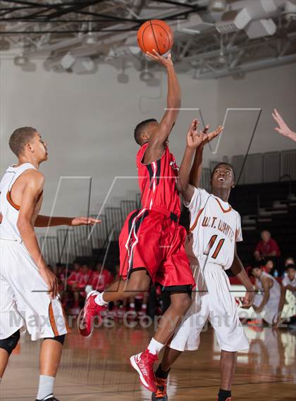Thumbnail 2 in Horn [Dr. John] vs White [W.T.] (Carrollton-Farmers Branch Basketball Classic) photogallery.