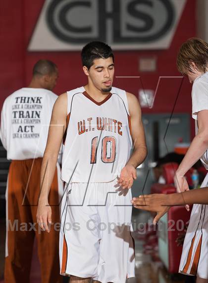 Thumbnail 3 in Horn [Dr. John] vs White [W.T.] (Carrollton-Farmers Branch Basketball Classic) photogallery.