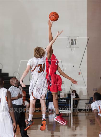 Thumbnail 1 in Horn [Dr. John] vs White [W.T.] (Carrollton-Farmers Branch Basketball Classic) photogallery.