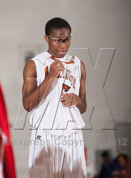 Thumbnail 3 in Horn [Dr. John] vs White [W.T.] (Carrollton-Farmers Branch Basketball Classic) photogallery.