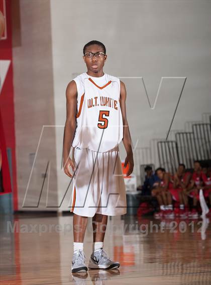 Thumbnail 1 in Horn [Dr. John] vs White [W.T.] (Carrollton-Farmers Branch Basketball Classic) photogallery.