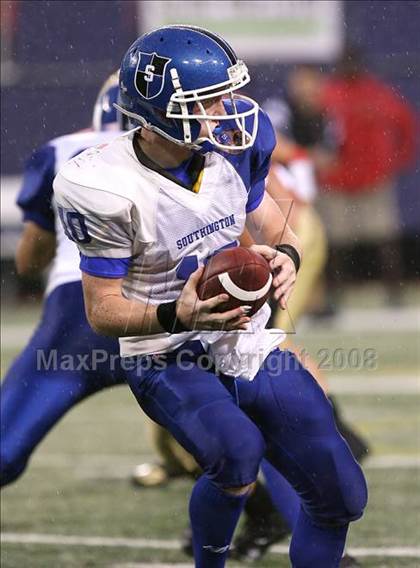 Thumbnail 3 in Southington vs. Bergen Catholic (Kickoff Classic @ Giants Stadium) photogallery.