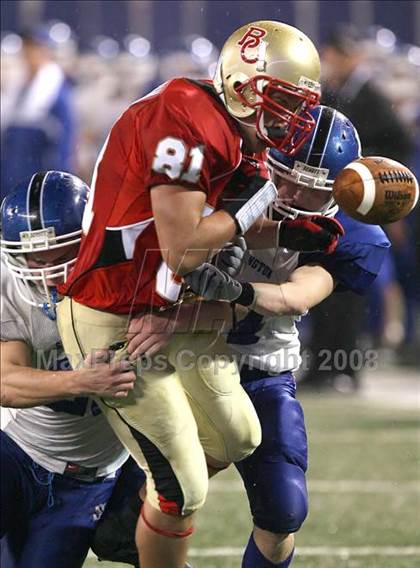 Thumbnail 2 in Southington vs. Bergen Catholic (Kickoff Classic @ Giants Stadium) photogallery.
