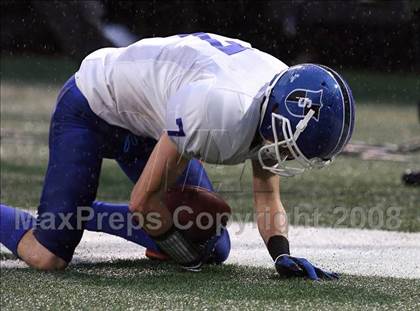 Thumbnail 3 in Southington vs. Bergen Catholic (Kickoff Classic @ Giants Stadium) photogallery.