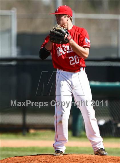 Thumbnail 1 in Pasadena Memorial vs Katy (Kenny Crafton Tournament) photogallery.