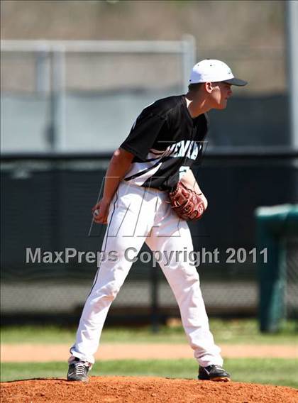 Thumbnail 3 in Pasadena Memorial vs Katy (Kenny Crafton Tournament) photogallery.