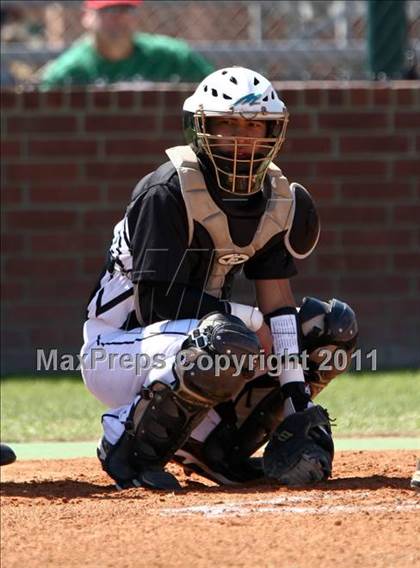 Thumbnail 2 in Pasadena Memorial vs Katy (Kenny Crafton Tournament) photogallery.