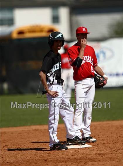 Thumbnail 2 in Pasadena Memorial vs Katy (Kenny Crafton Tournament) photogallery.