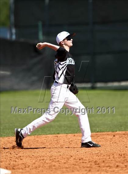 Thumbnail 2 in Pasadena Memorial vs Katy (Kenny Crafton Tournament) photogallery.