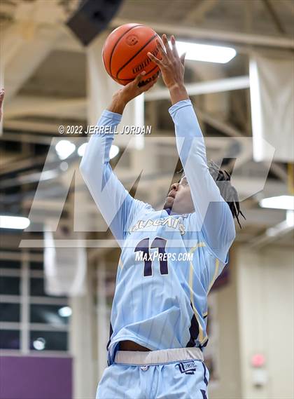 Thumbnail 3 in Southern Durham vs Millbrook (John Wall Holiday Invitational) photogallery.