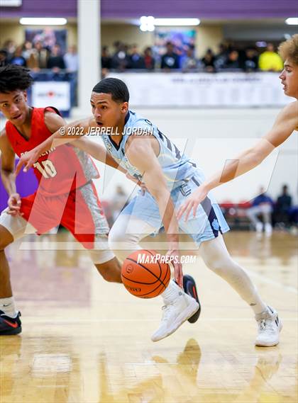 Thumbnail 1 in Southern Durham vs Millbrook (John Wall Holiday Invitational) photogallery.