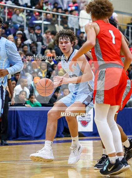 Thumbnail 1 in Southern Durham vs Millbrook (John Wall Holiday Invitational) photogallery.