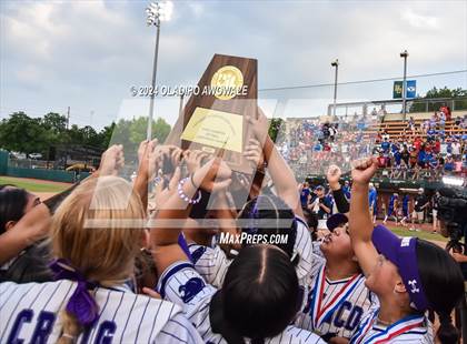 Thumbnail 3 in Weslaco vs. Midway (UIL 6A Softball Final) photogallery.