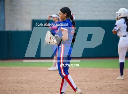 Thumbnail 3 in Weslaco vs. Midway (UIL 6A Softball Final) photogallery.