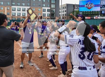 Thumbnail 2 in Weslaco vs. Midway (UIL 6A Softball Final) photogallery.