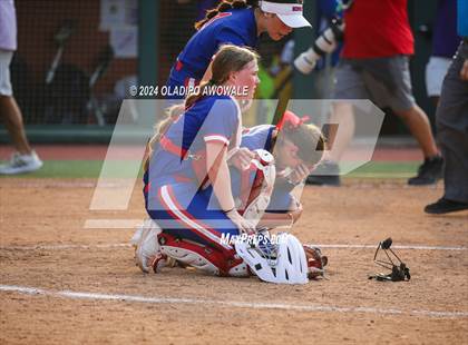 Thumbnail 1 in Weslaco vs. Midway (UIL 6A Softball Final) photogallery.