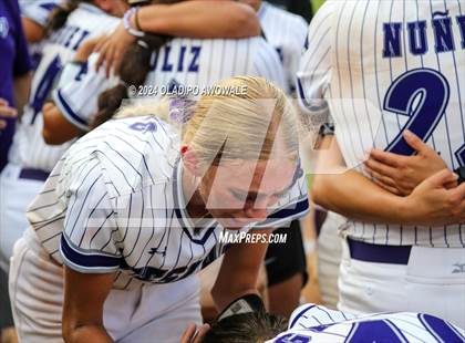 Thumbnail 3 in Weslaco vs. Midway (UIL 6A Softball Final) photogallery.