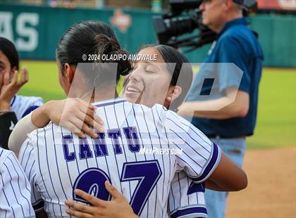 Thumbnail 2 in Weslaco vs. Midway (UIL 6A Softball Final) photogallery.