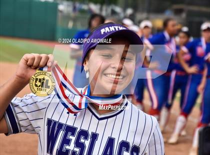 Thumbnail 2 in Weslaco vs. Midway (UIL 6A Softball Final) photogallery.