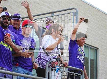 Thumbnail 3 in Weslaco vs. Midway (UIL 6A Softball Final) photogallery.