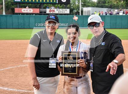 Thumbnail 2 in Weslaco vs. Midway (UIL 6A Softball Final) photogallery.