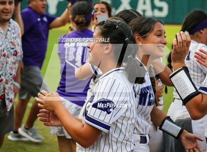 Thumbnail 3 in Weslaco vs. Midway (UIL 6A Softball Final) photogallery.