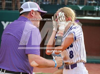 Thumbnail 3 in Weslaco vs. Midway (UIL 6A Softball Final) photogallery.