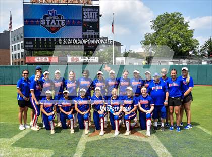 Thumbnail 3 in Weslaco vs. Midway (UIL 6A Softball Final) photogallery.
