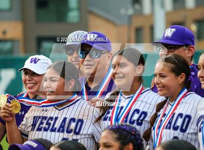 Thumbnail 2 in Weslaco vs. Midway (UIL 6A Softball Final) photogallery.